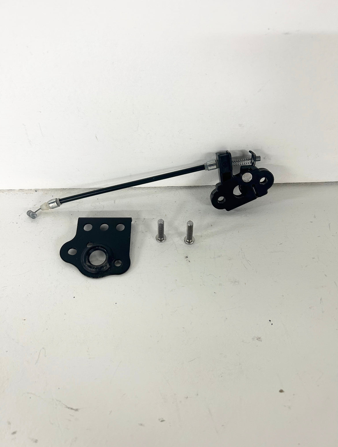 2018 2019 2020 2021 2022 Kawasaki Ninja 400 Z400 rear passenger seat latch lock assembly (GM ID# 001433 )