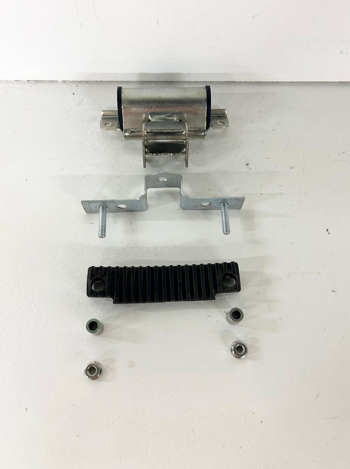 2009 2010 2011 2012 2013 2014 2015 2016 Yamaha FZ6R gas tank fitting bracket (GM ID# 001326 )