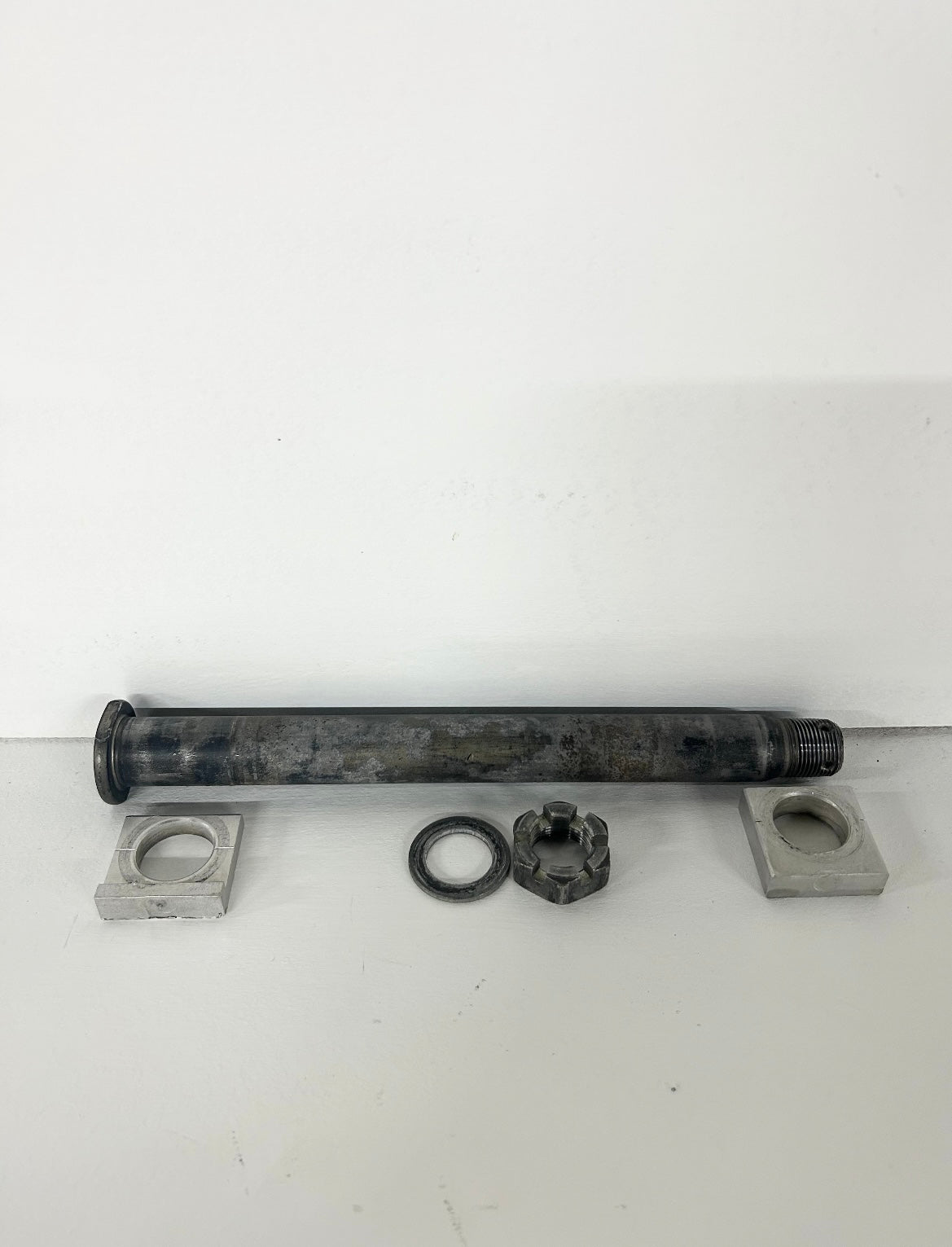 2009 2010 2011 2012 Kawasaki Kx250f rear axle 41068-1466 ( 001016 )