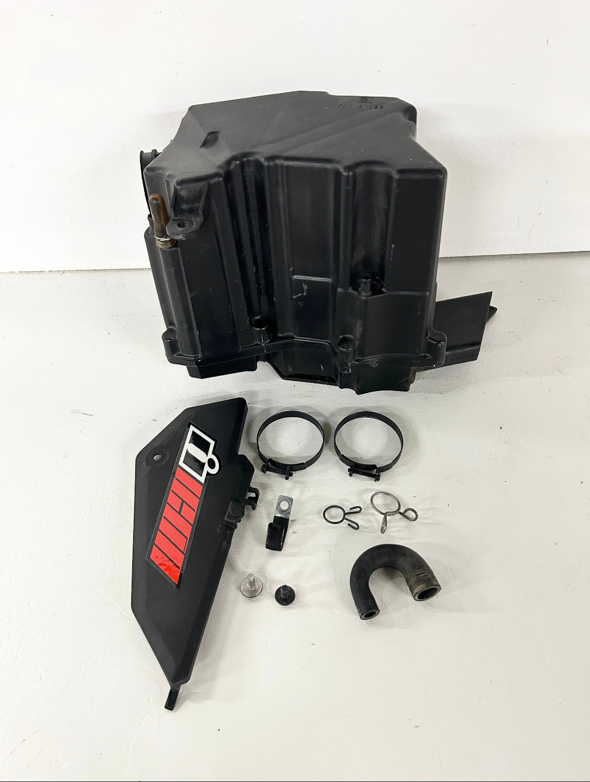 2013 2014 2015 2016 2017 Kawasaki Ninja 300 air box (GM ID# 001382 )