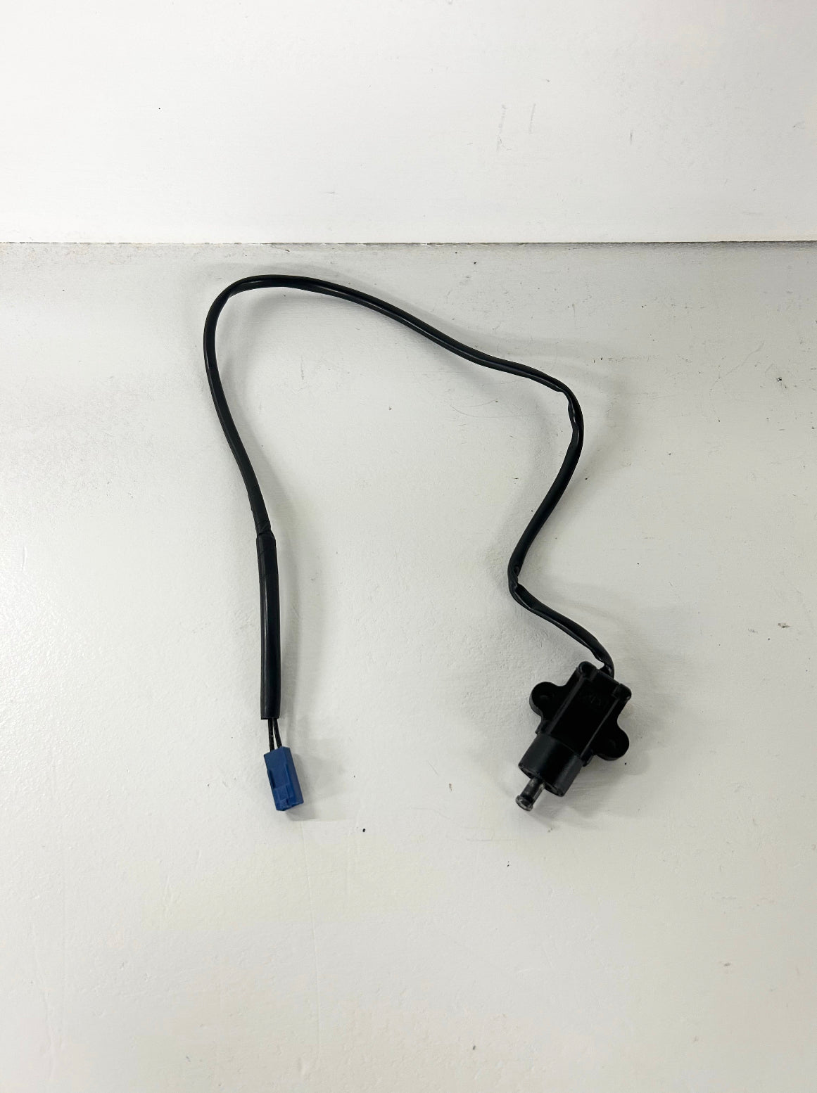 2009 2010 2011 2012 2013 2014 2015 2016 Yamaha FZ6R kickstand side kick stand sensor wire (GM ID# 001334 )