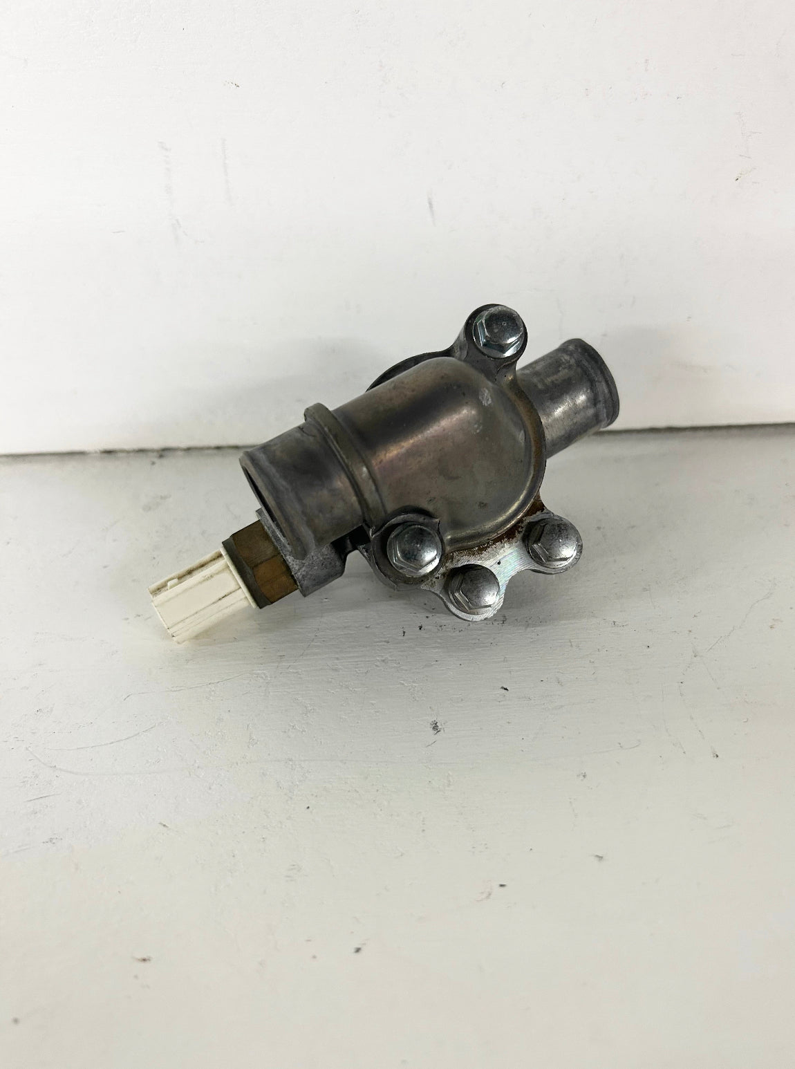 2013 2014 2015 2016 2017 Kawasaki Ninja 300 coolant thermostat with housing assembly (GM ID# 001361 )