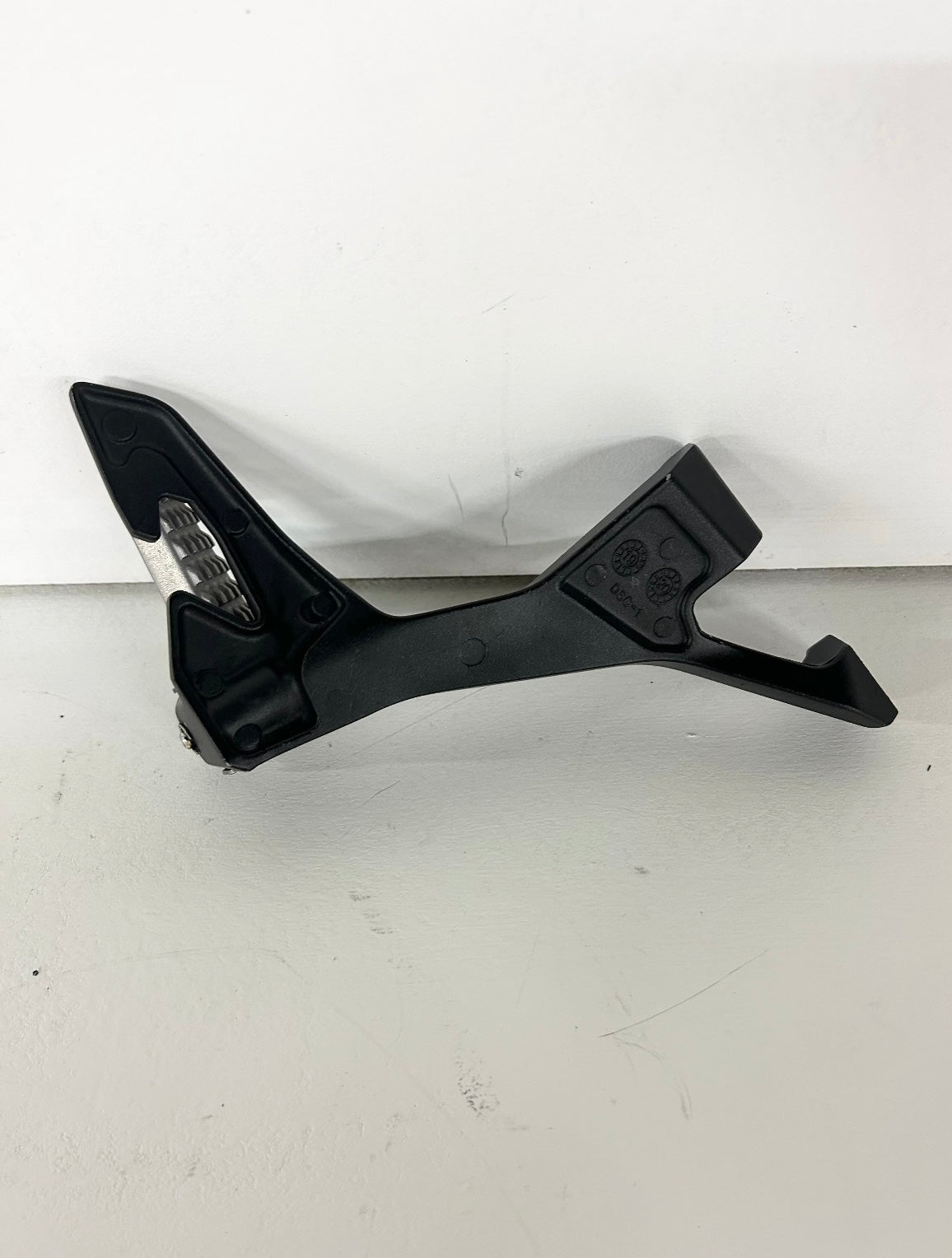 2018 2019 2020 2021 Kawasaki Ninja 400 z400 rear left passenger peg bracket ( 001177 )