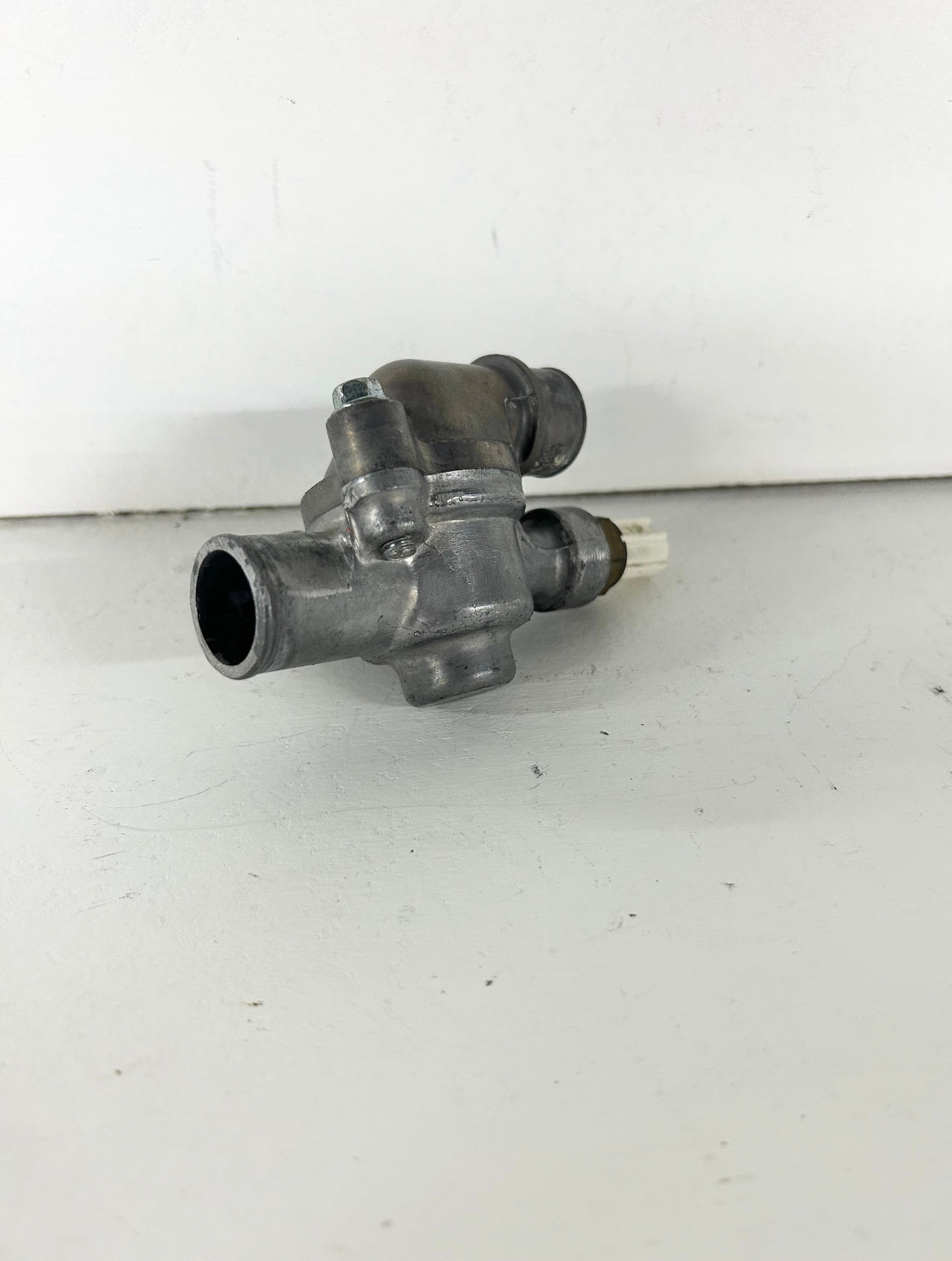 2013 2014 2015 2016 2017 Kawasaki Ninja 300 coolant thermostat with housing assembly (GM ID# 001361 )