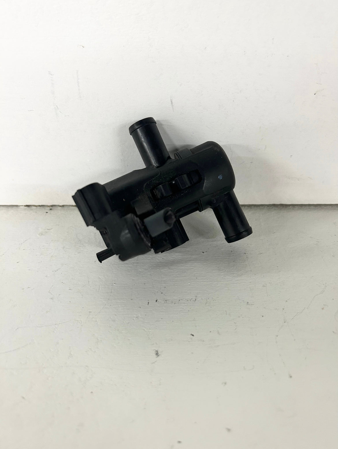 2013 2014 2015 2016 2017 Kawasaki Ninja 300 Air sensor Evap valve vacuum switch (GM ID# 001362 )