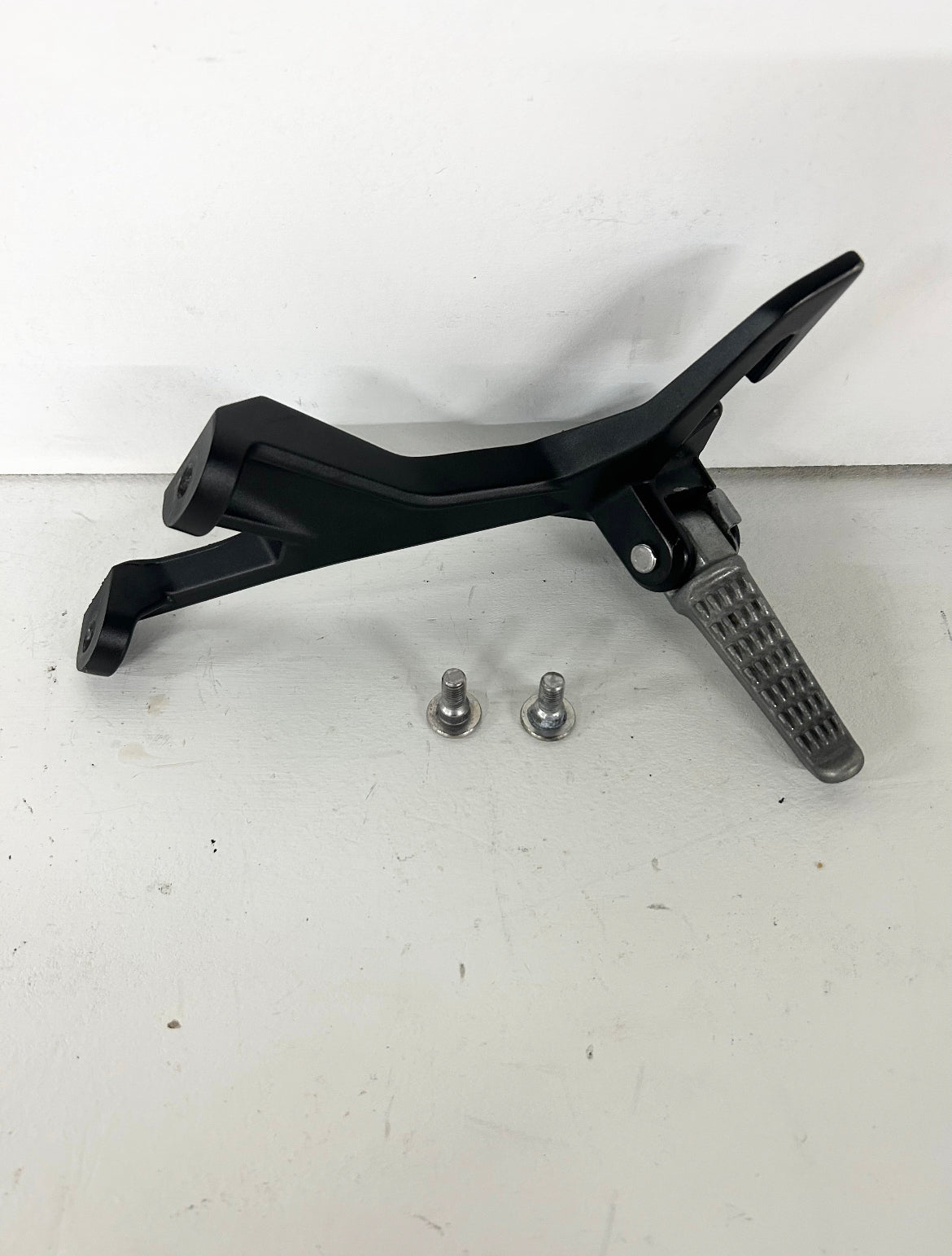2018 2019 2020 2021 2022 Kawasaki Ninja 400 Z400 left rear back passenger peg (GM ID# 001458 )