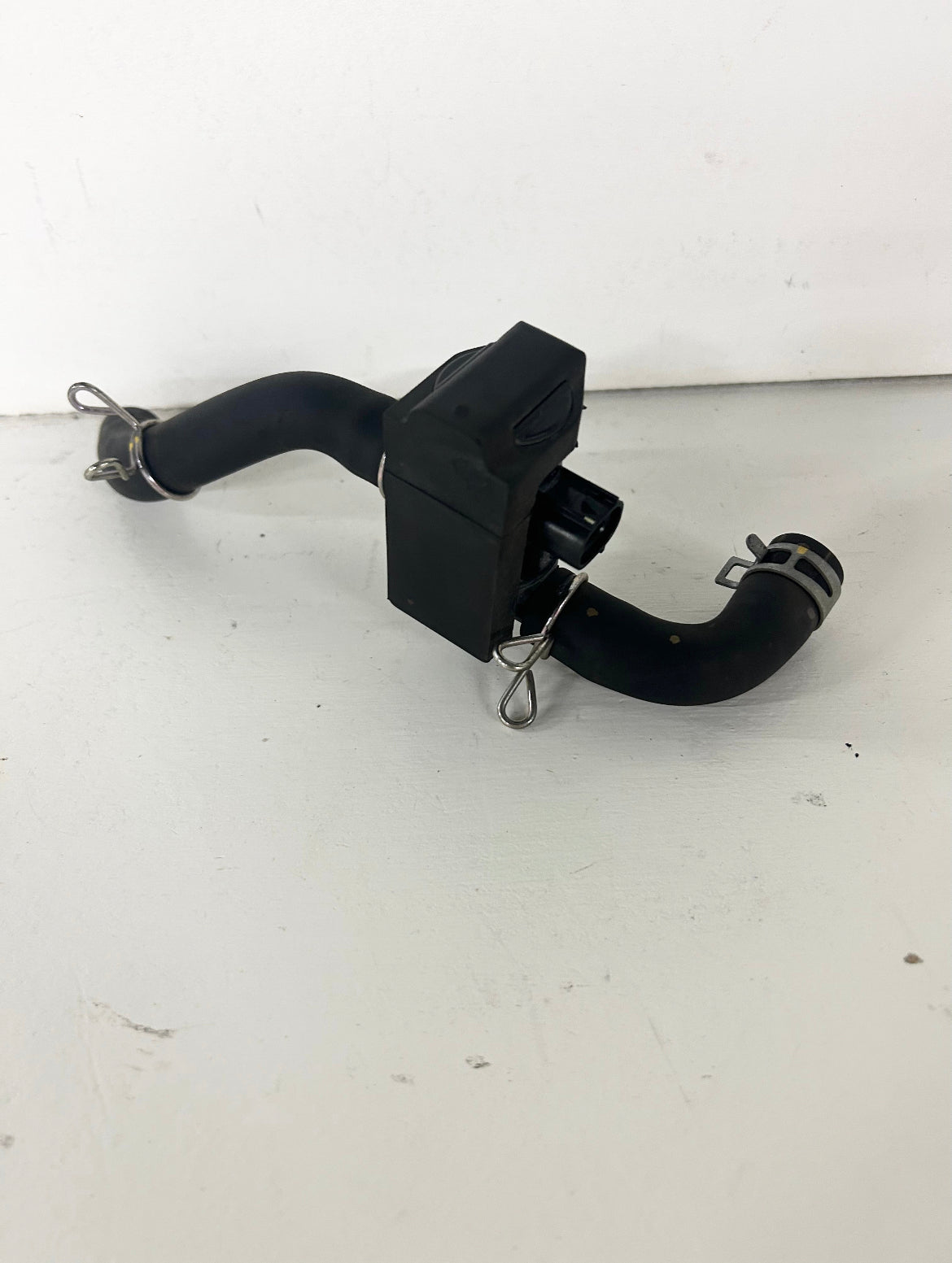 2018 2019 2020 2021 2022 Kawasaki Ninja 400 Z400 Air sensor Evap valve vacuum switch (GM ID# 001416 )