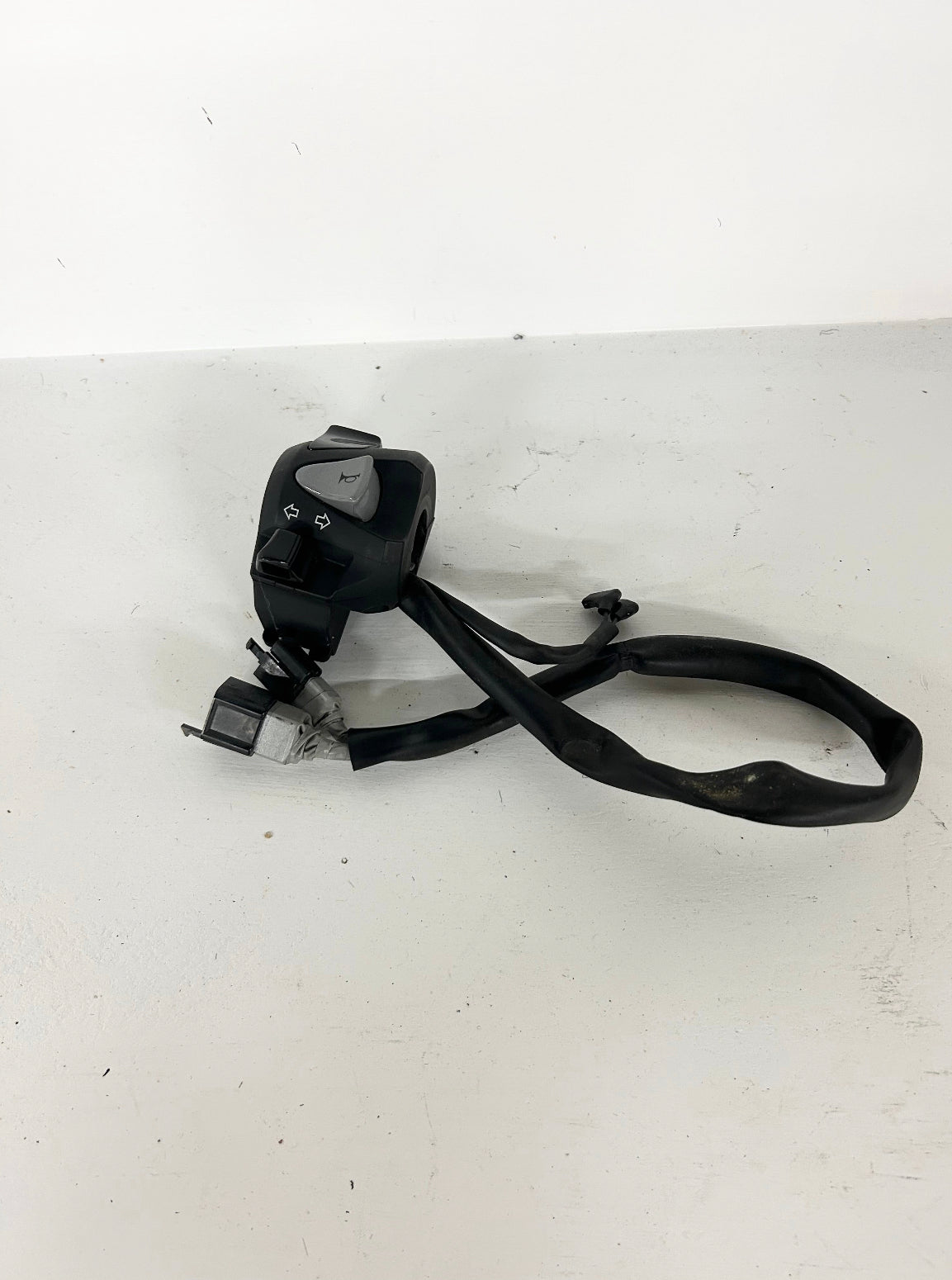 2015 2016 2017 2018 2019 2020 2021 2022 Honda CBR300R CBR 300 R headlight horn blinker switch (GM ID# 001636 )