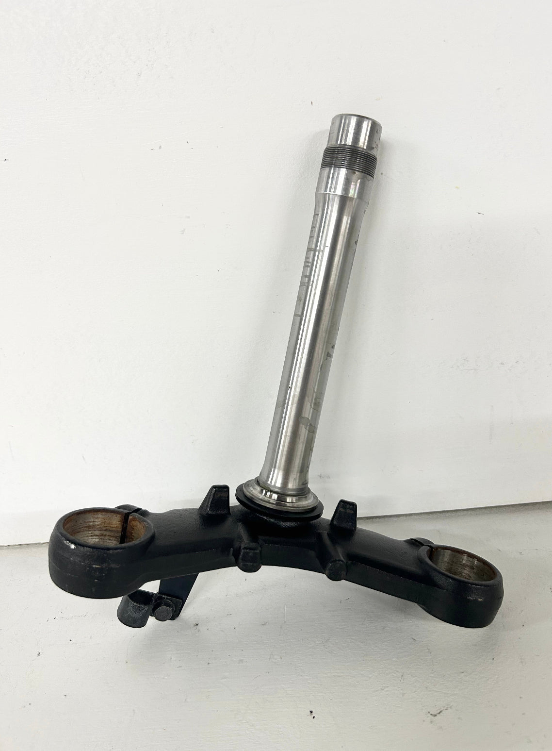 2013 2014 2015 2016 2017 Kawasaki Ninja 300 lower triple tree stem clamp (GM ID# 001369 )