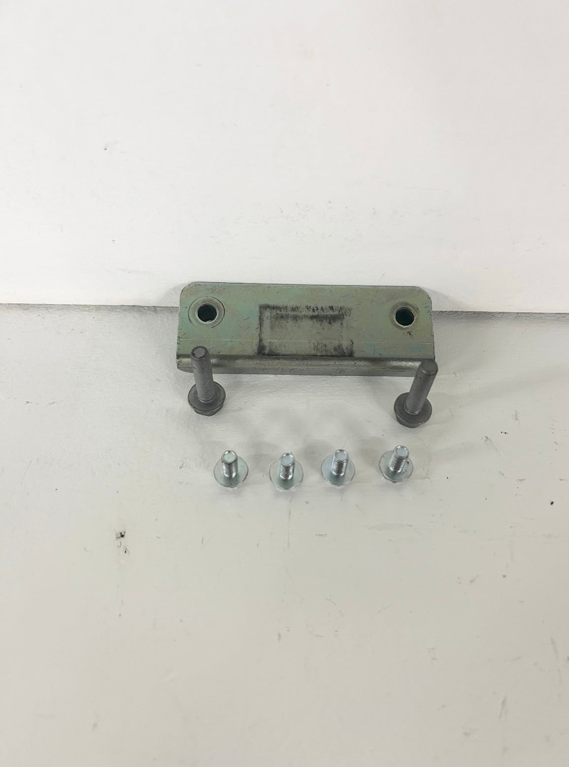 2019 2020 2021 2022 Kawasaki Ninja 400 z400 gas tank mounting piece ( 001213 )
