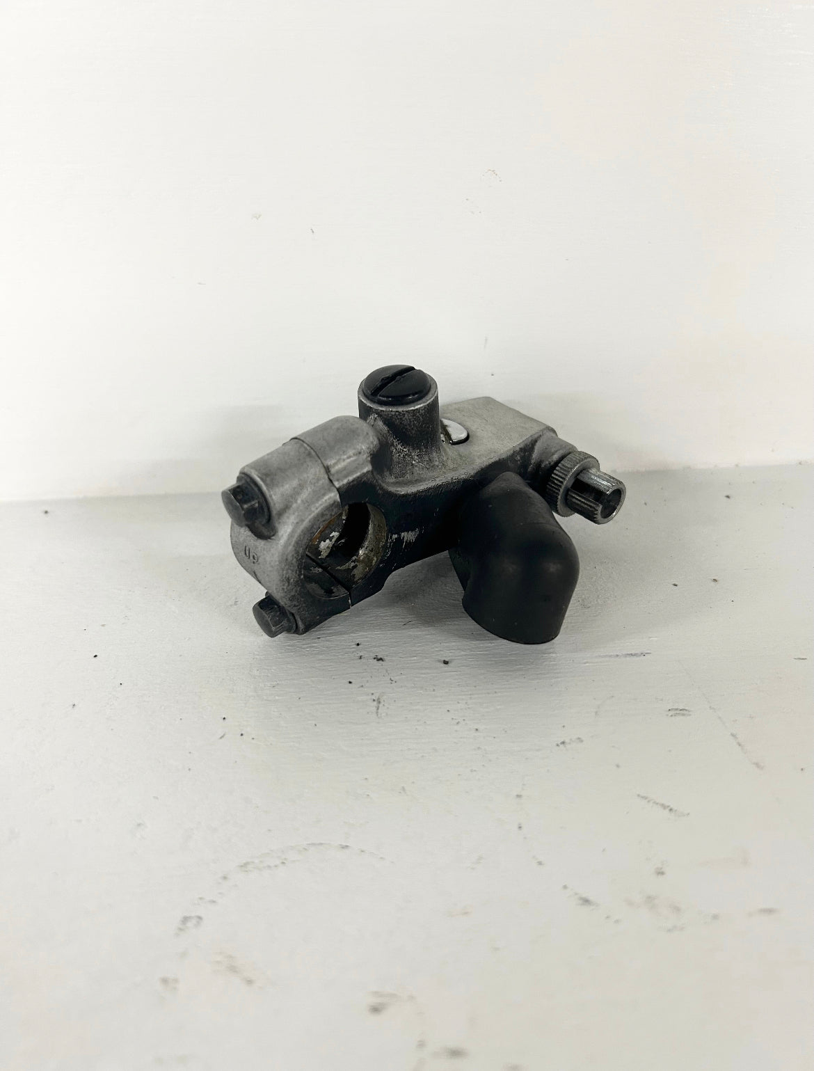 2013 2014 2015 Honda CBR500R clutch mount perch (GM ID# 001574 )