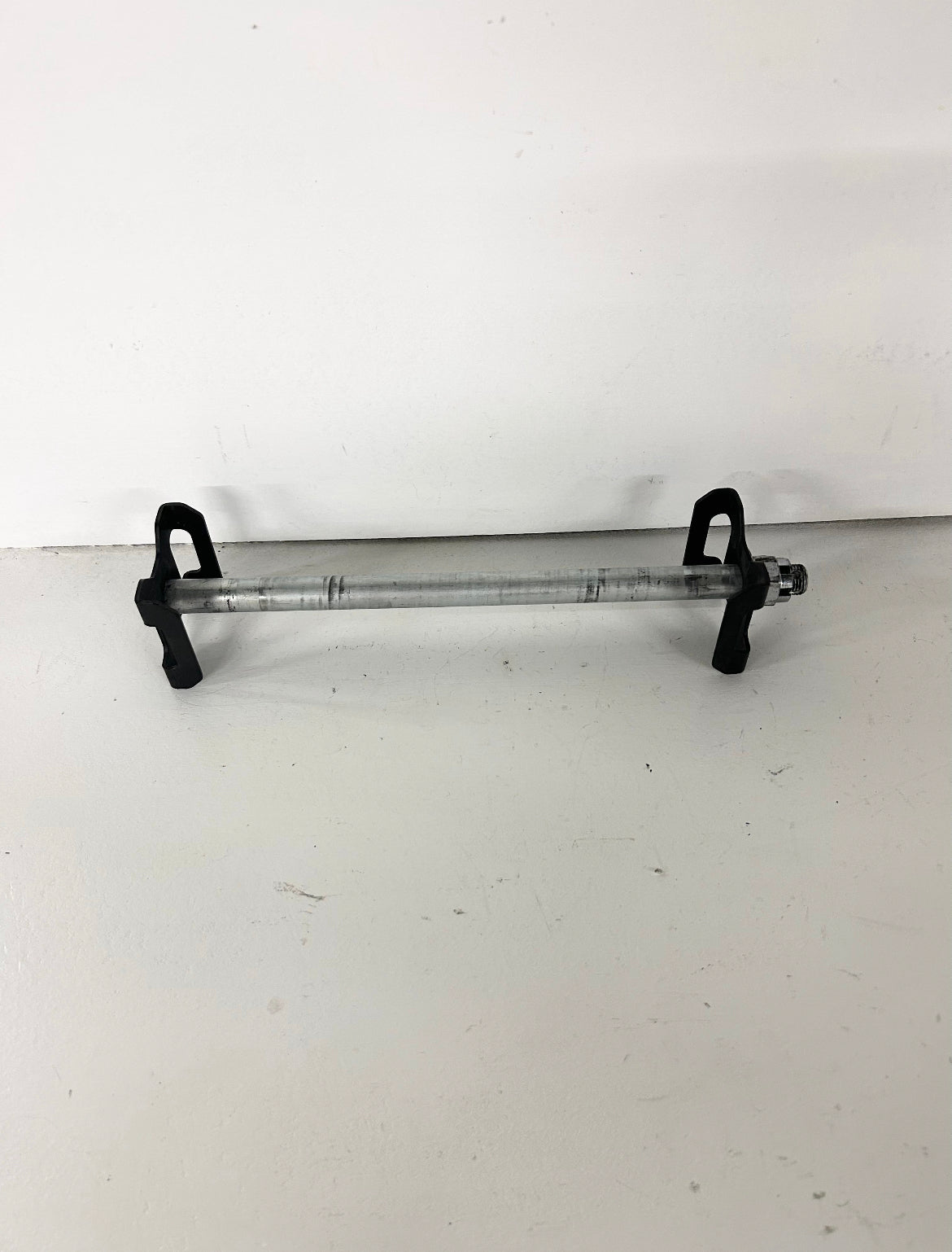 2013 2014 2015 2016 2017 Kawasaki Ninja 300 rear wheel axle (GM ID# 001374 )