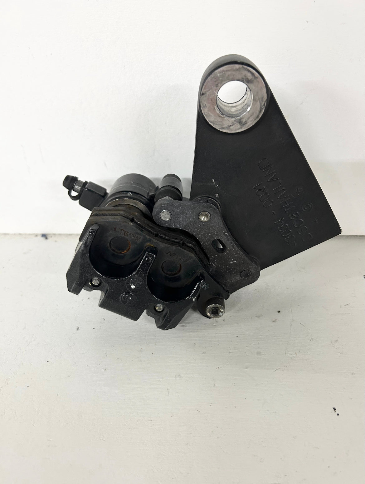 2013 2014 2015 2016 2017 Kawasaki ninja 300 rear brake caliper with bracket (GM ID# 001399 )
