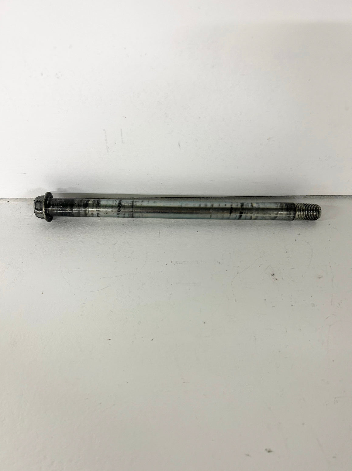 2009 2010 2011 2012 2013 2014 2015 2016 Yamaha FZ6R front wheel axle (GM ID# 001314 )
