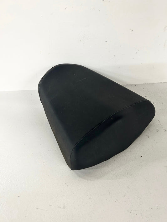 2015 2016 2017 2018 2019 2020 2021 2022 Honda CBR 300 R CBR300R passenger rear seat (GM ID# 001616 )