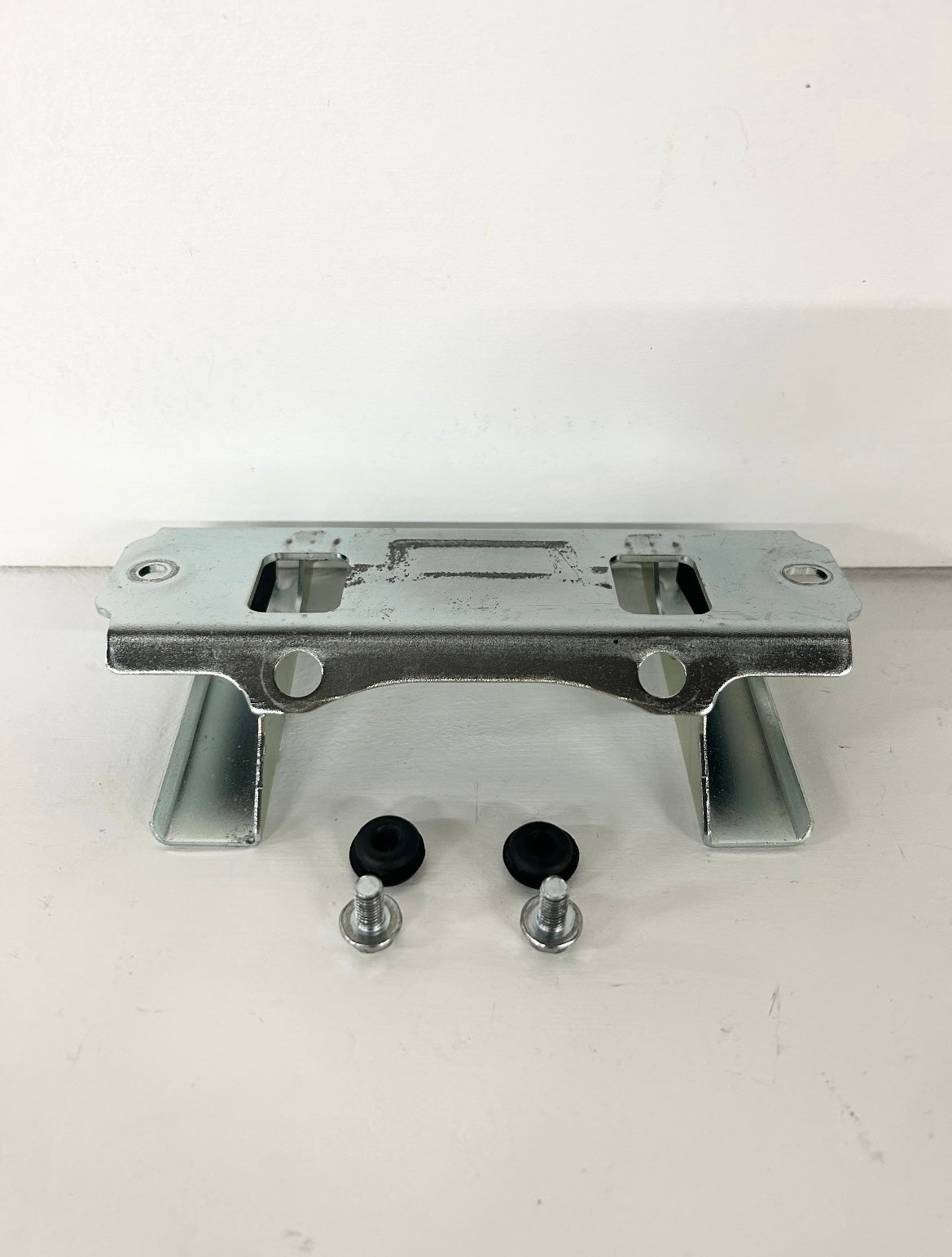 2013 2014 2015 2016 2017 Kawasaki ninja 300 seat bracket 23062-0782 ( 001048 )