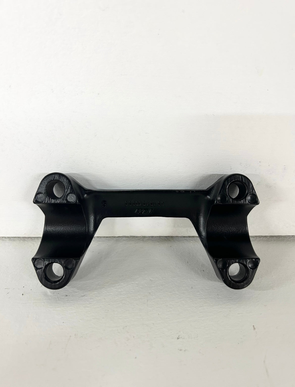 2017 2018 2019 2020 KTM Duke 390 handlebar clamp mount OEM ( 001136 )