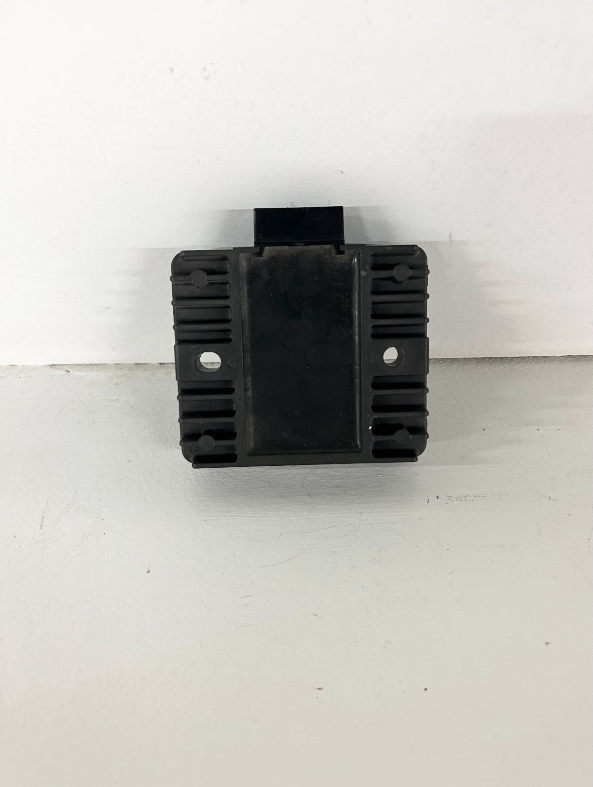 2009 2010 2011 2012 2013 Yamaha FZ6R voltage regulator rectifier (GM ID# 001312 )