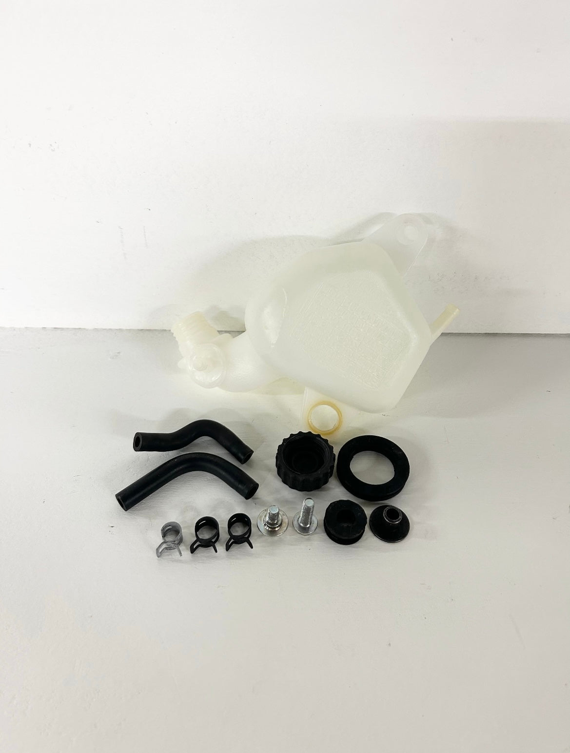 2017 2018 2019 2020 2021 2022 KTM Duke 390 coolant reservoir 94335065033 ( 001095 )