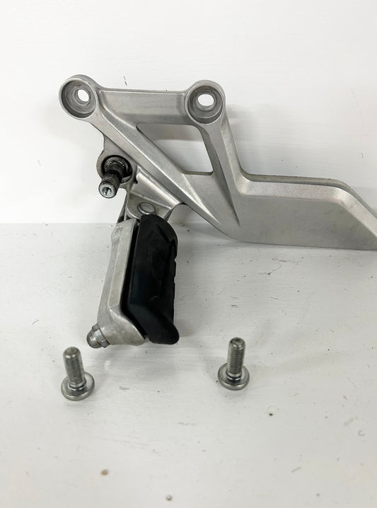 2015 2016 2017 2018 2019 2020 2021 2022 Honda CBR300R CBR 300 R left rider driver foot peg (GM ID# 001639 )