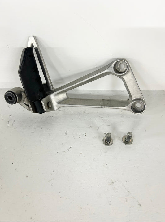 2015 2016 2017 2018 2019 2020 2021 2022 Honda CBR300R CBR 300 R right rear passenger peg (GM ID# 001641 )