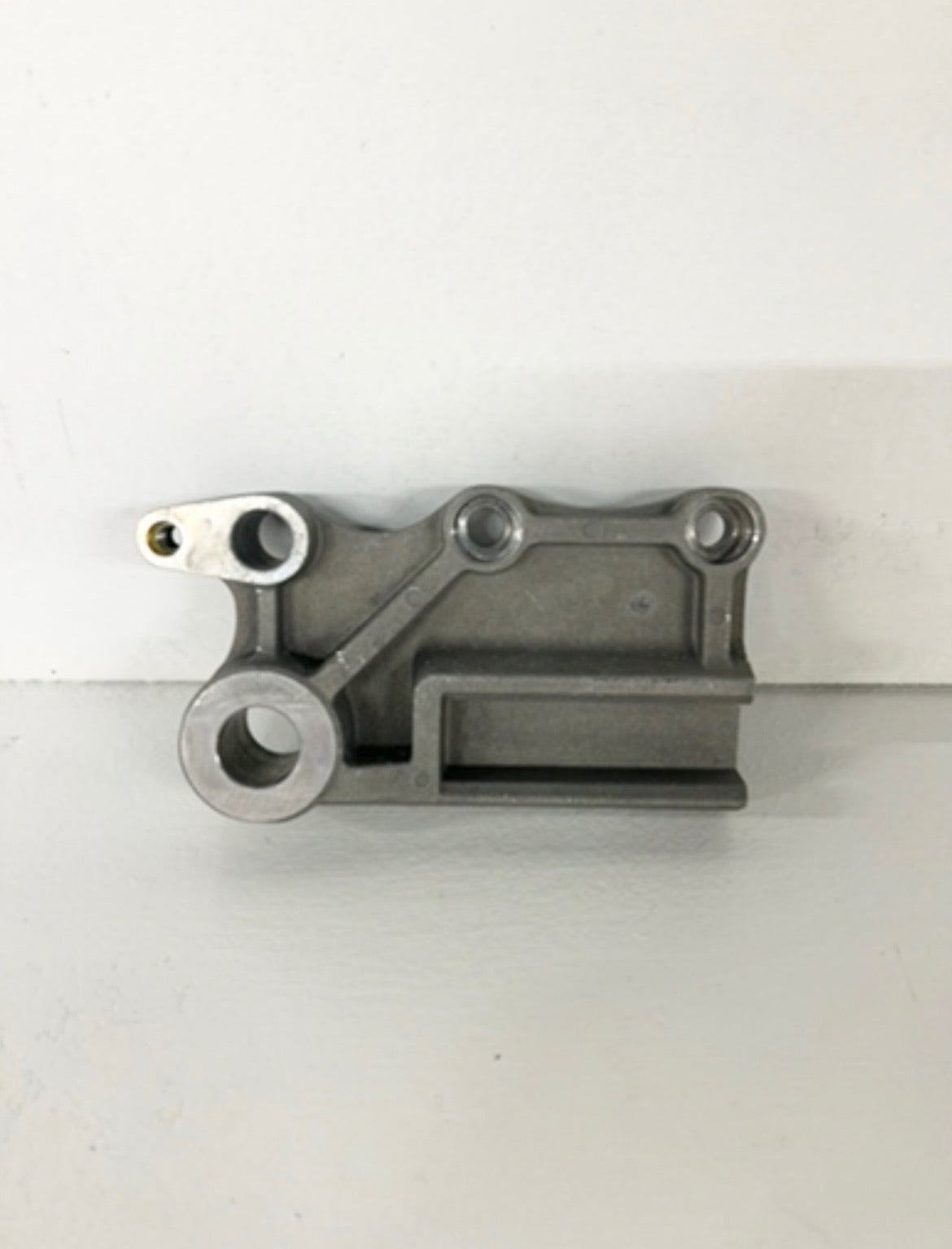 2013 2014 2015 2016 2017 Kawasaki ninja 300 rear brake caliper bracket 43034-0021-18R ( 001065 )