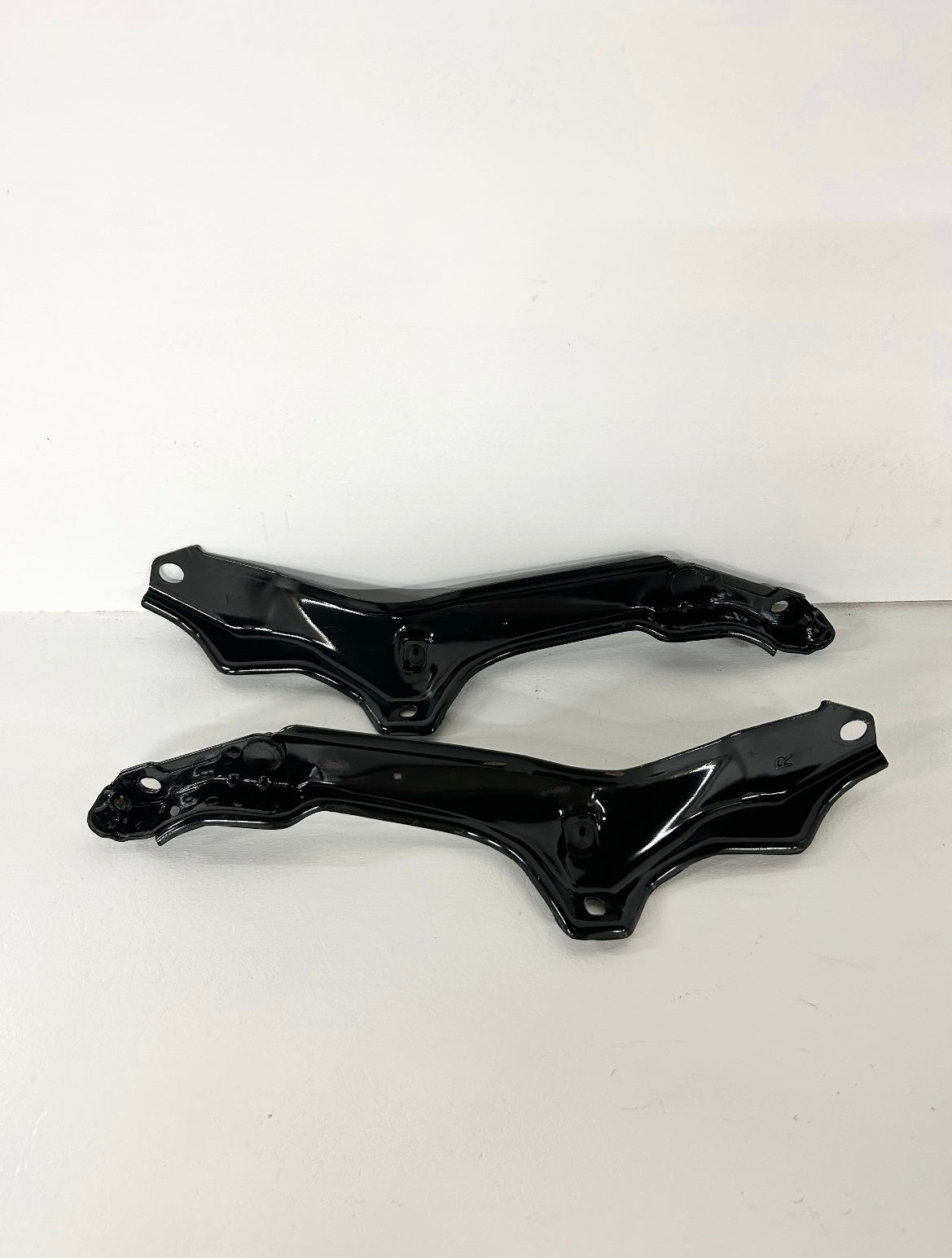 2017 2018 2019 2020 2021 2022 KTM Duke 390 stay mounting brackets 93003002050 93003002151 ( 001098 )