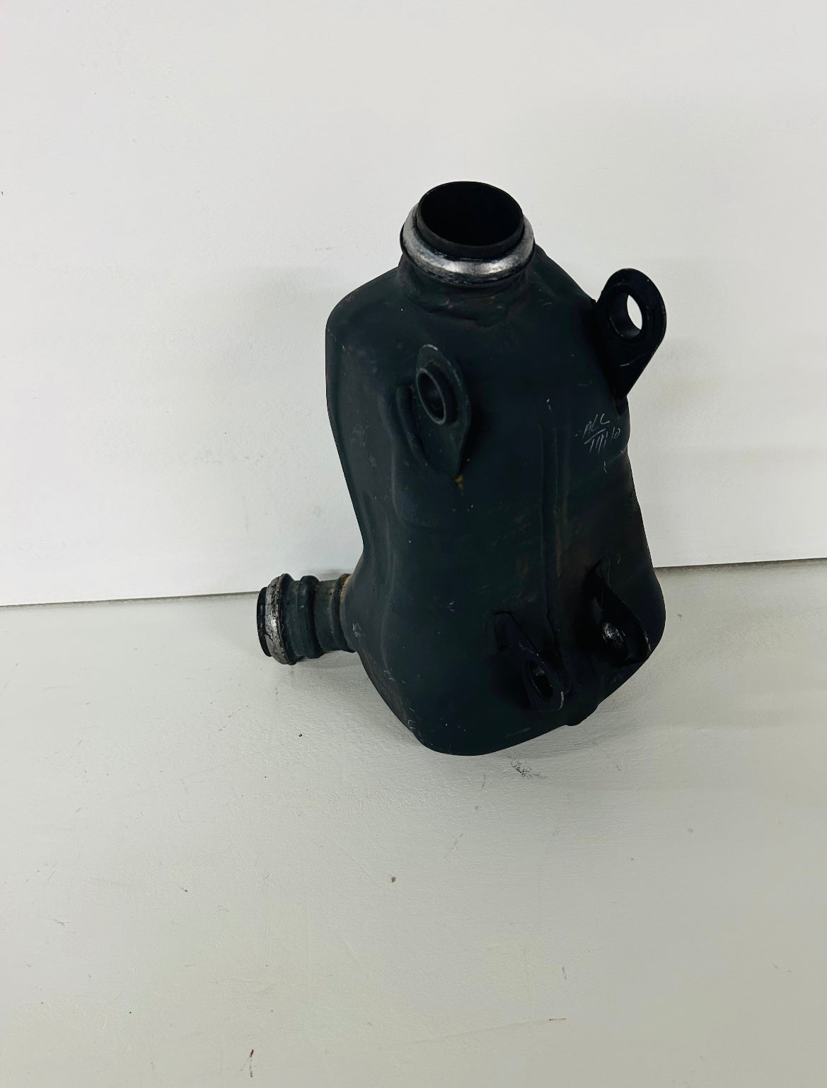 2017 2018 2019 2020 2021 2022 KTM Duke 390 exhaust collector box pipe center ( 001127 )