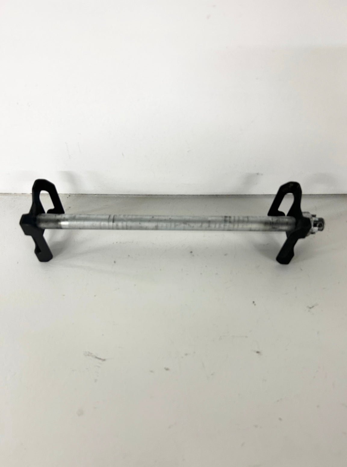 2013 2014 2015 2016 2017 Kawasaki Ninja 300 rear wheel axle (GM ID# 001374 )