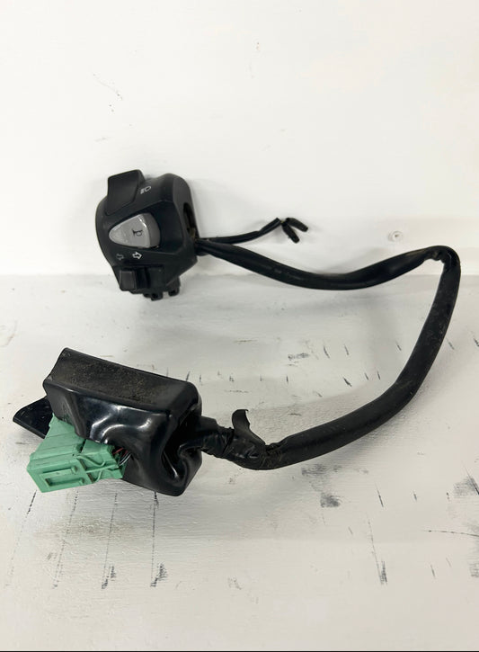 2013 2014 2015 Honda CBR500R headlight blinker horn switch (GM ID# 001586 )
