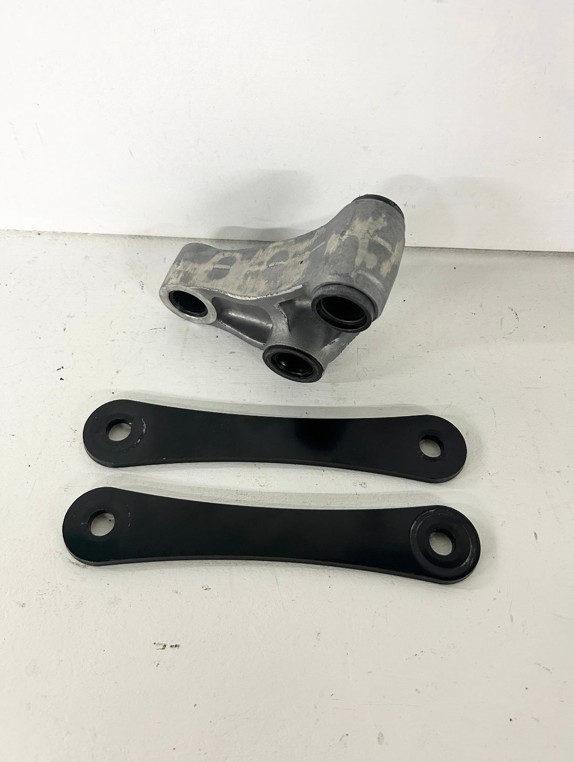 2013 2014 2015 2016 2017 Kawasaki Ninja 300 swing arm swingarm linkage (GM ID# 001490 )
