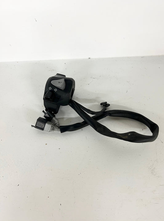 2015 2016 2017 2018 2019 2020 2021 2022 Honda CBR300R CBR 300 R headlight horn blinker switch (GM ID# 001636 )