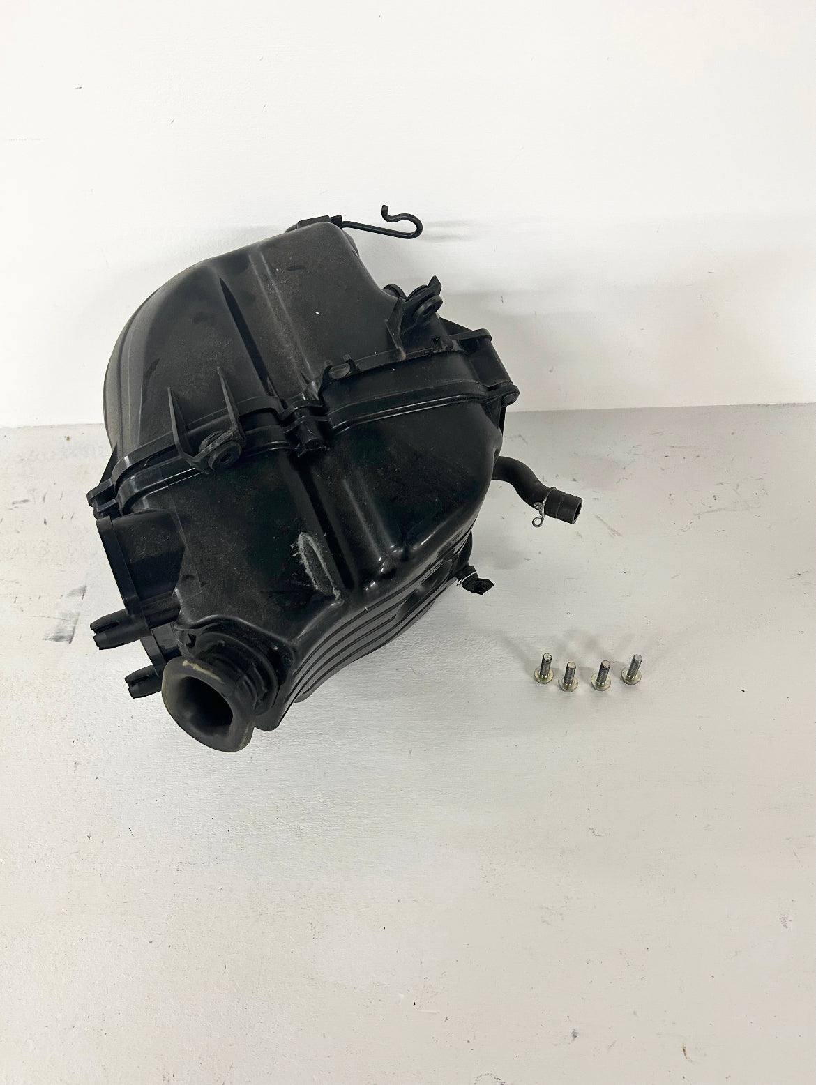 2015 2016 2017 2018 2019 2020 2021 2022 Honda CBR300R CBR 300 R AirBox Air Box (GM ID# 001652 )