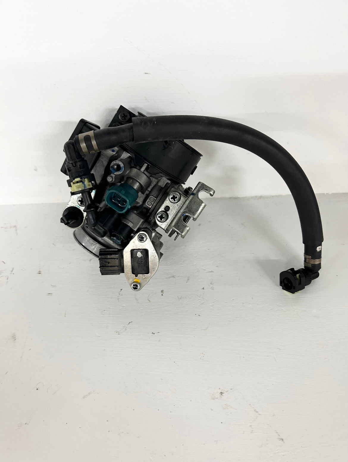 2015 2016 2017 2018 2019 2020 2021 2022 Honda CBR300R CBR 300 R throttle body sensor fuel line (GM ID# 001650 )