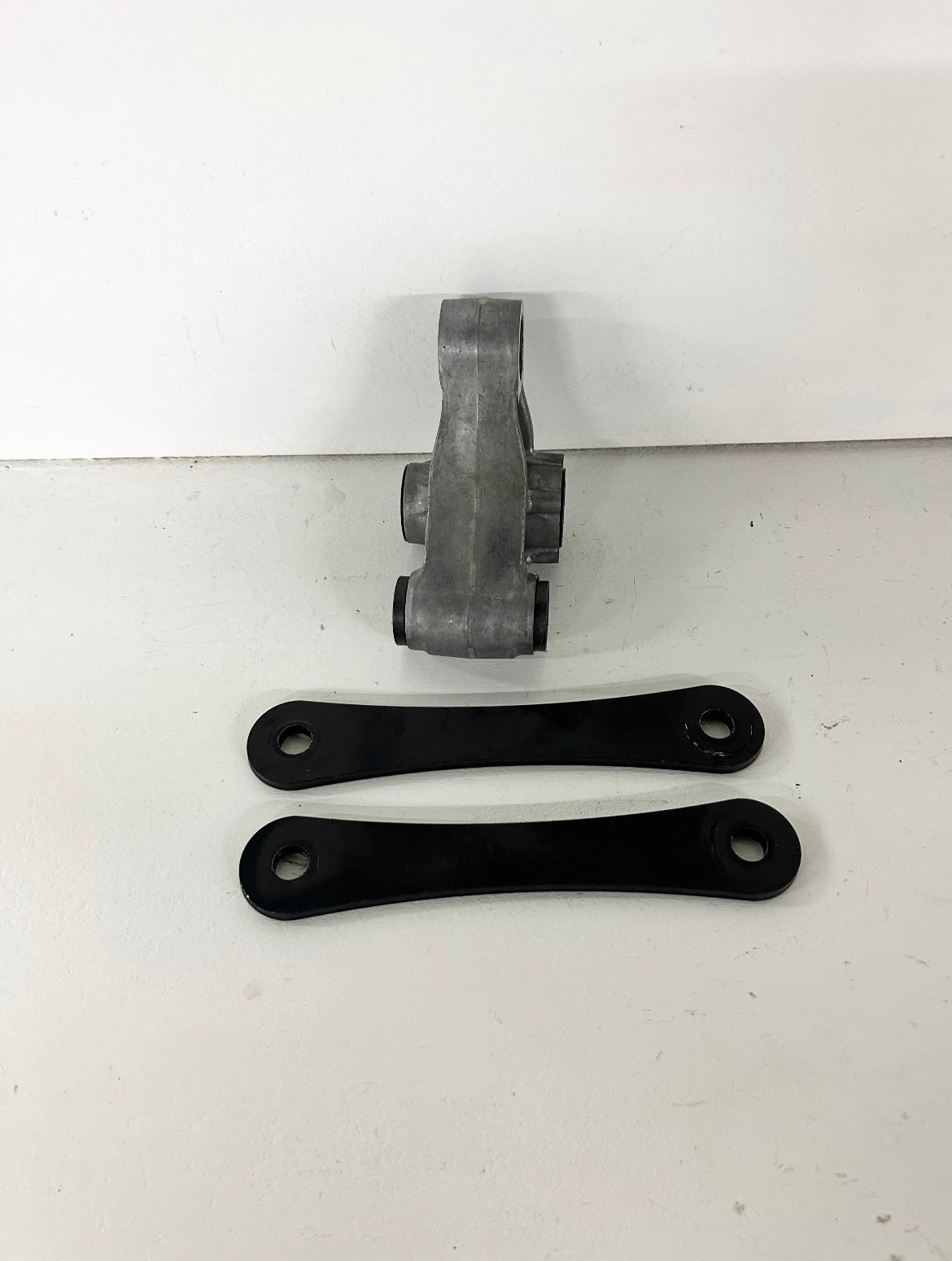2013 2014 2015 2016 2017 Kawasaki Ninja 300 swing arm swingarm linkage (GM ID# 001377 )