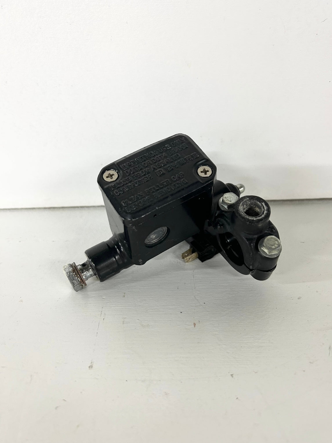 2017 2018 2019 2020 2021 2022 KTM Duke 390 right handlebar front brake master cylinder OEM ( 001135 )