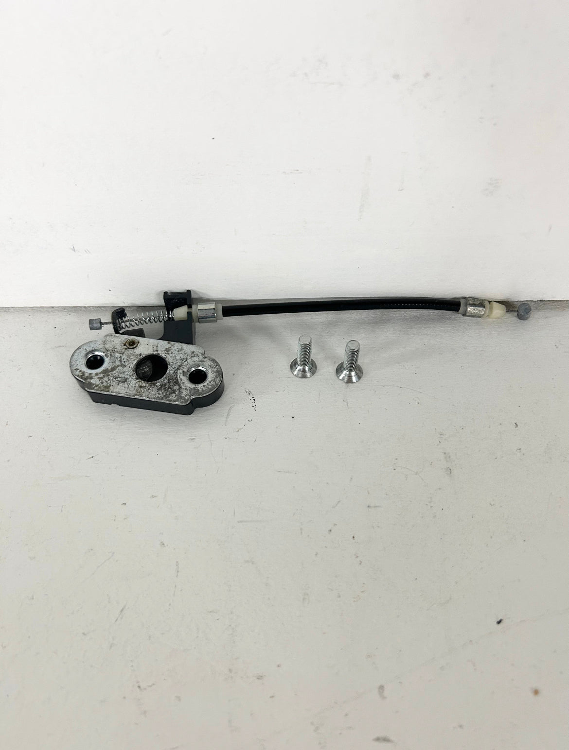 2013 2014 2015 2016 2017 Kawasaki Ninja 300 seat lock mechanism (GM ID# 001479 )