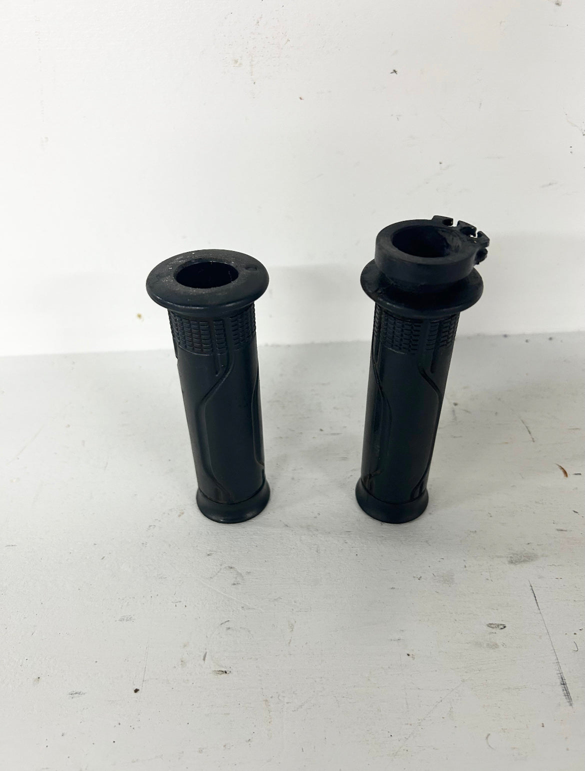 2015 2016 2017 2018 2019 2020 2021 2022 Honda CBR300R CBR 300 R left + right grip grips (GM ID# 001618 )