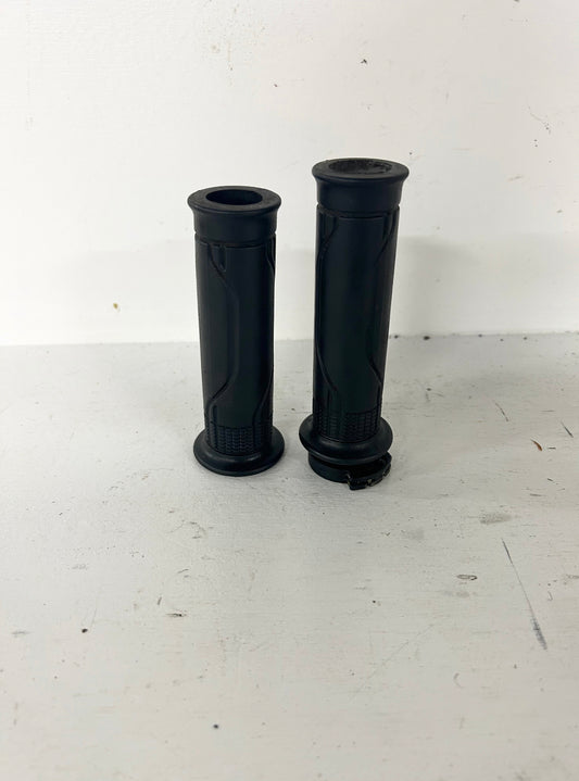 2015 2016 2017 2018 2019 2020 2021 2022 Honda CBR300R CBR 300 R left + right grip grips (GM ID# 001618 )