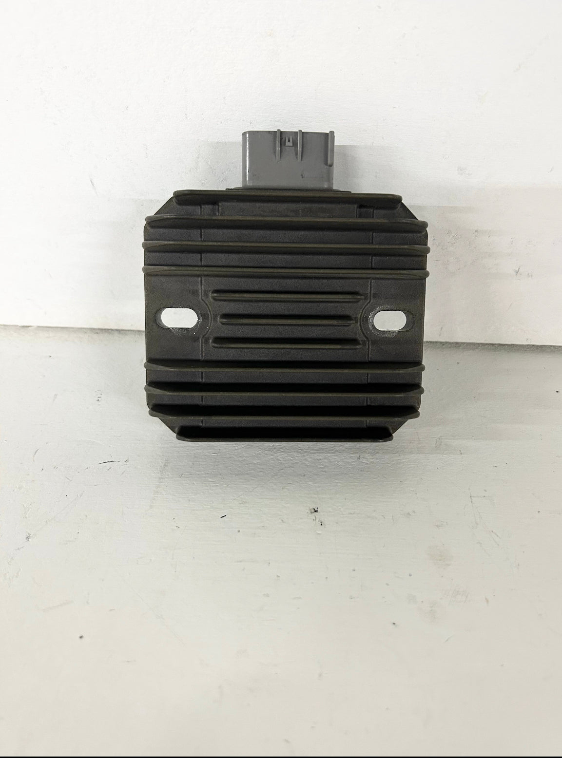 2013 2014 2015 2016 2017 Kawasaki Ninja 300 rectifier voltage regulator (GM ID# 001502 )